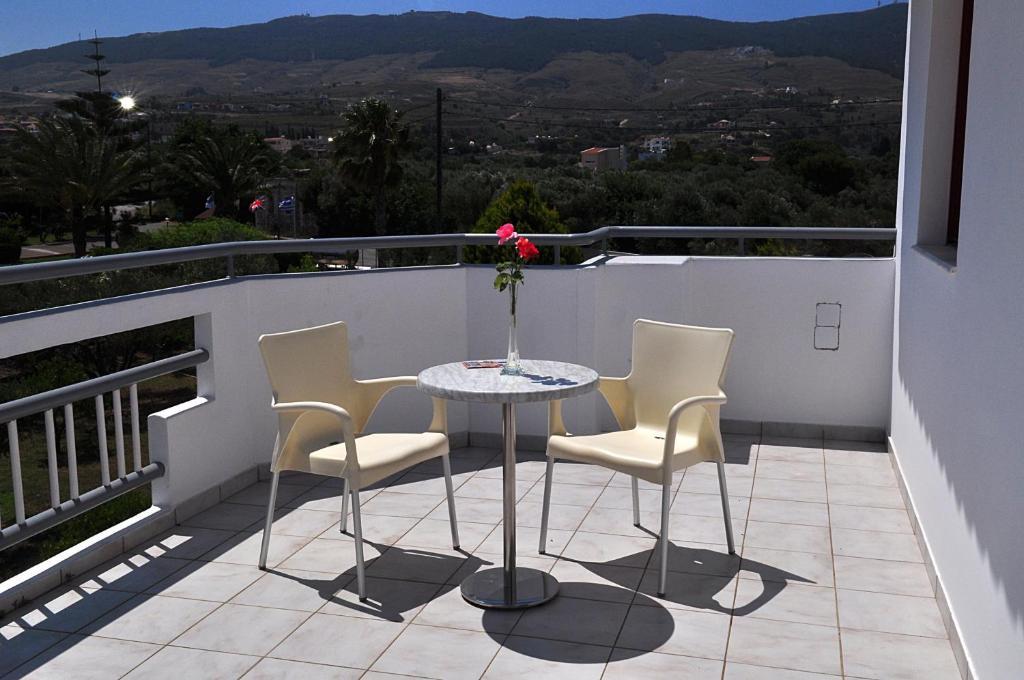Sandy'S Studios Apartments & Log-Villas Kos Town Room photo