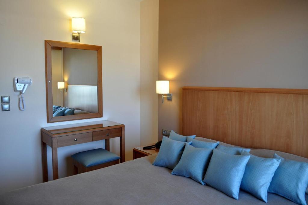 Sandy'S Studios Apartments & Log-Villas Kos Town Room photo