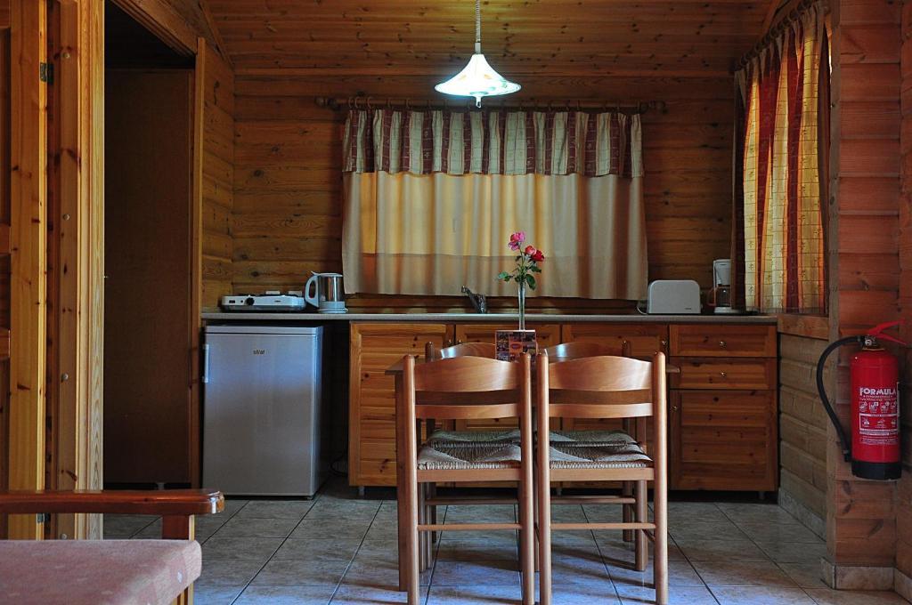 Sandy'S Studios Apartments & Log-Villas Kos Town Room photo